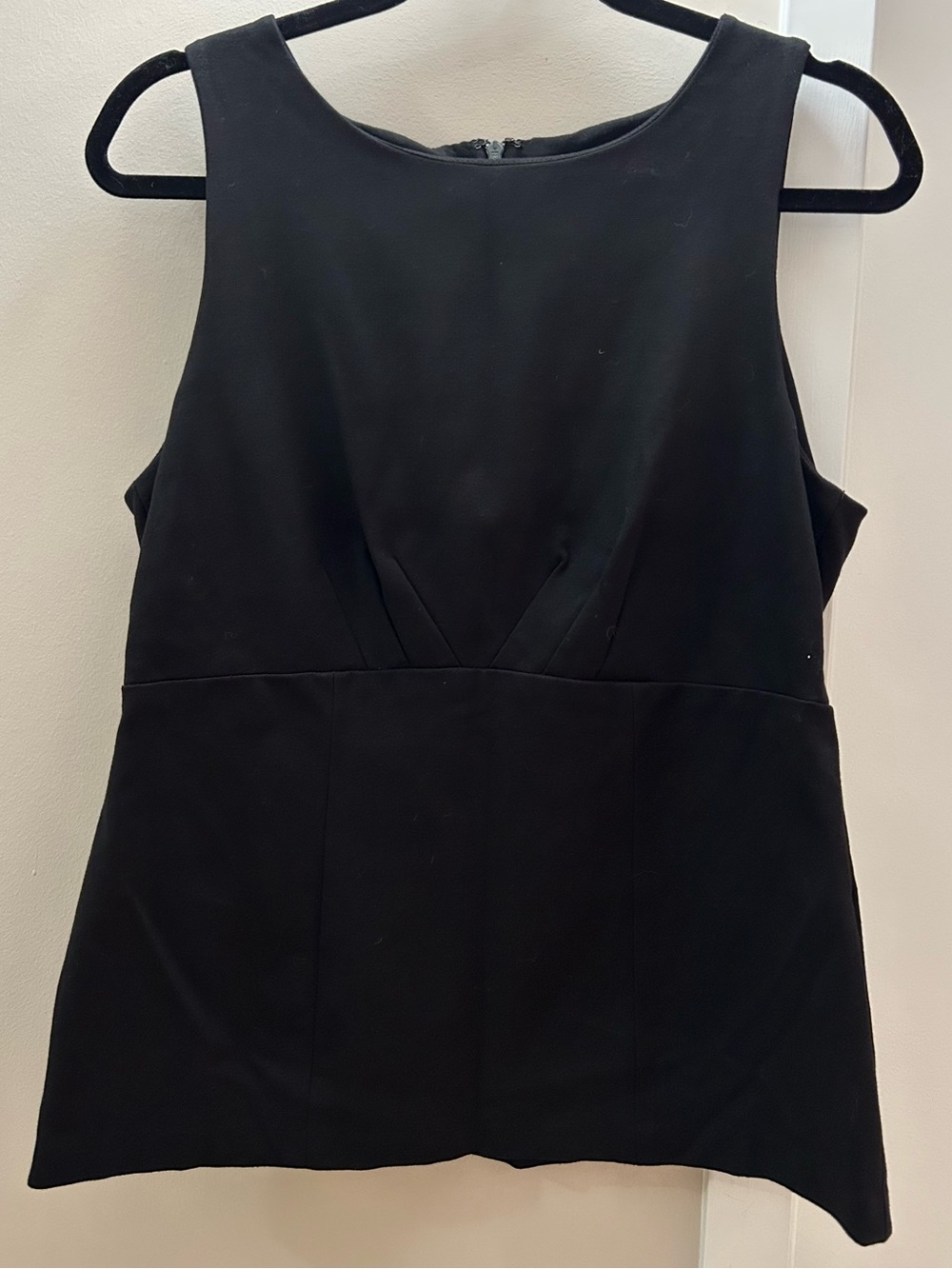 Classic CAbi Ponte Uptown Black Sleeveless Top w/ Back Zipper - Size 12